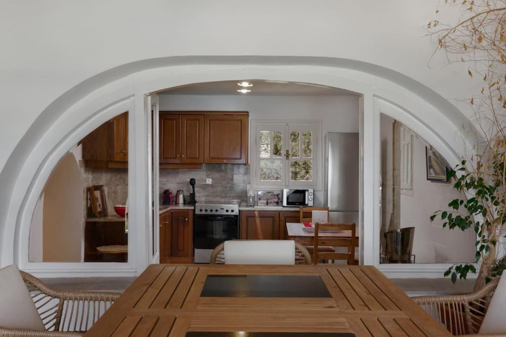 Villa Artemis In Small Kounoupi Porto Heli Exterior foto